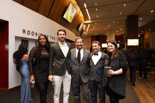 mobile - carousel-hero-element image-0