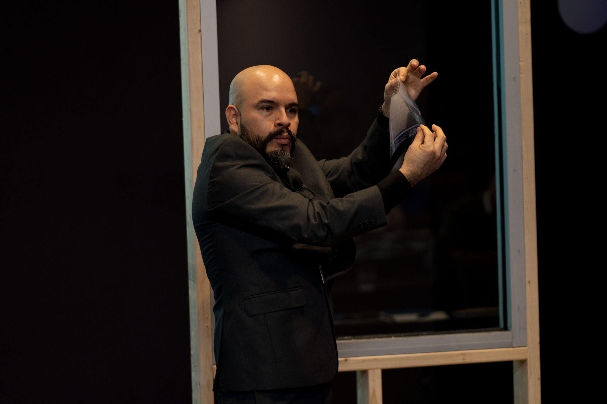 carousel-hero-element image-6